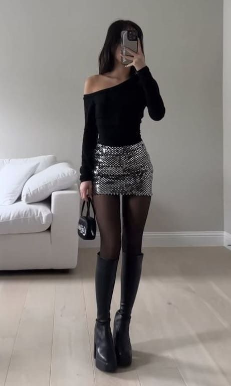 new years eve outfit: sequin mini skirt Houseparty Outfits, New Years Fit, Elegantes Party Outfit, Sequin Skirt Outfit, Night Out Outfit Clubwear, Weeknd Concert, Outfit Clubwear, New Year’s Eve Outfit, New Year Outfit