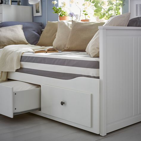 HEMNES Daybed with 3 drawers/2 mattresses, white, Meistervik firm, Twin - IKEA Ikea Banquette, Lit Banquette 2 Places, Banquette Ikea, Sofa Cama Ikea, Ikea Hemnes Daybed, Ikea Hemnes Bed, Hemnes Day Bed, Hemnes Bed, Divan Cama