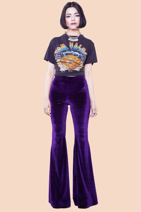 452bf208bf901322968557227b8f6efedesc35192124ri Velvet Bell Bottoms, Bell Bottoms Outfit, 70s Inspired Fashion, Cooler Look, Bell Bottom Pants, Velvet Pants, Looks Vintage, 70s Fashion, Pants Outfit