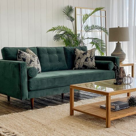 Dark Green Sofa Living Room Ideas Modern, Living Room With Dark Green Couch, Colourful Living Room Decor Small Spaces, Dark Green Couch Living Room Ideas, Sofas Ideas Living Room Small Spaces, Green Sofa Set, Sofa For Small Living Room, Dark Green Sofa, Modern Green Living Room