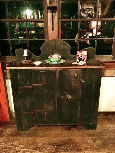 Primitive Cabinet Reproduction with handmade hinges Primitive Mudroom, Cedar Wardrobe, Primitive Office, Primitive Cabinet, Primitive Cabinets, Painted Cupboards, Dry Sink, Primitive Signs, Bee Skep