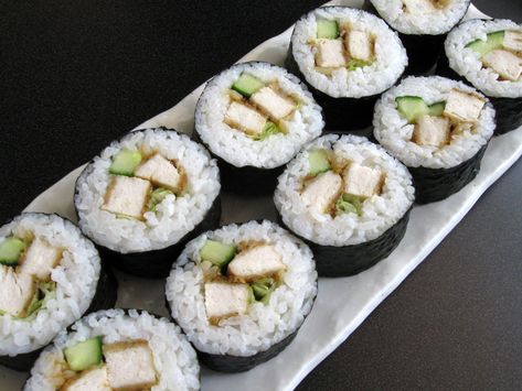 Chicken Katsu Sushi, Fried Chicken Sushi Roll, Crispy Chicken Sushi, Chicken Sushi Rolls, Crispy Chicken Katsu, Sushi For Kids, Sushi Fillings, Chicken Sushi, Rolled Chicken Recipes