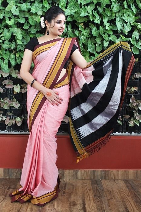 Accentuate your traditional look with our latest collection of Traditional Ilkal Cotton-Silk Sarees. Irkal Saree, Ilkal Saree, Indian Women Painting, Saree Poses, Beautiful Sarees, Women Painting, Saree Silk, Fashion Illustration Dresses, Wedding Costumes