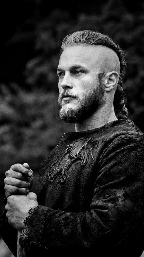 Power is dangerous. It corrupts the best and attracts the worst. Power is only given to those who are prepared to lower themselves to pick it up. ~Ragnar Lothbrok Ivar Vikings, Ragnar Vikings, Viking Wallpaper, Ragnar Lothbrok Vikings, Viking Character, King Ragnar, Vikings Tattoo, Viking Series, Vikings Game