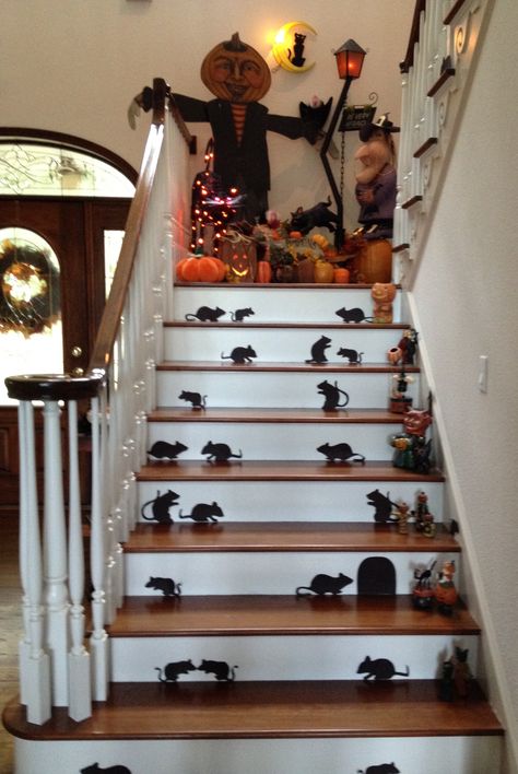 mice on the stairs Halloween Decorations Stairs, Halloween Decor For Stairs, Halloween Stairs Decor, Halloween Stairs, Stairs Background, Halloween Dollhouse, Office Halloween Decorations, Halloween Photo Booth, Halloween Classroom