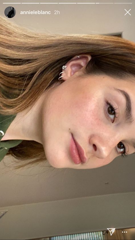 Piercings Aesthetic Grunge, Aesthetic Ear Piercings, Aesthetic Ear Piercing, Ear Piercing Aesthetic, Ear Piercings Aesthetic, Womens Hacks, Piercings Chart, Piercings Aesthetic, Annie Leblanc Outfits