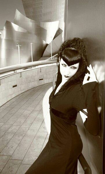 V Shaped Bangs, Pin Up Bangs, V Bangs, Victorian Corset, Goth Model, Gothic Glam, Black Queens, Pin Curls, Fun Hair