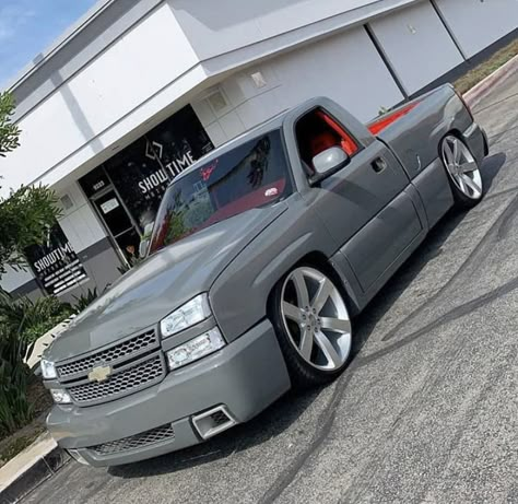 Lowered Chevy Trucks, Lower Trucks, Mamalona Truck, Low Rider Trucks, Chevrolet Trucks Silverado, Trucks Lowered, Chevy Dually, Chevy Trucks Lowered, Low Trucks