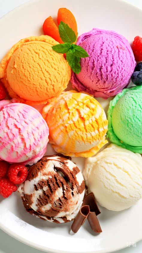 Colorful icecream :) Types Of Ice, Love Ice Cream, Ice Cream Popsicles, Makanan Diet, Ice Ice Baby, Ice Cream Flavors, Ice Creams, Eat Smarter, Cream Recipes