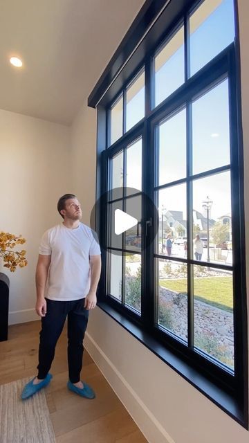 SONIQ Windows and Doors UT on Instagram: "When it comes to operable windows the casement windows are a fan favorite 🙌🏽 And the retractable sliding screens make them that much better! 

#nevowindows #homebuildersofinsta #homebuildersofutah #utahwindows #casementwindows" Retractable Window Screens, Retractable Screens, Retractable Door, Casement Window, Retractable Screen, Window Screen, Casement Windows, Window Screens, A Fan