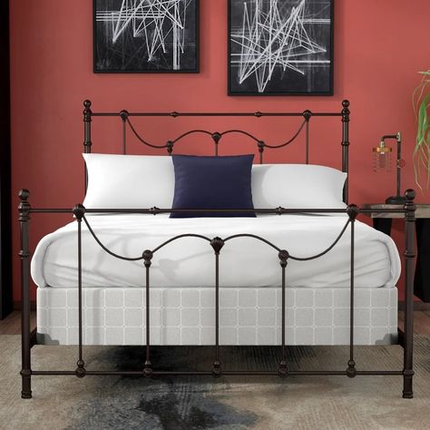 Black iron bed decor