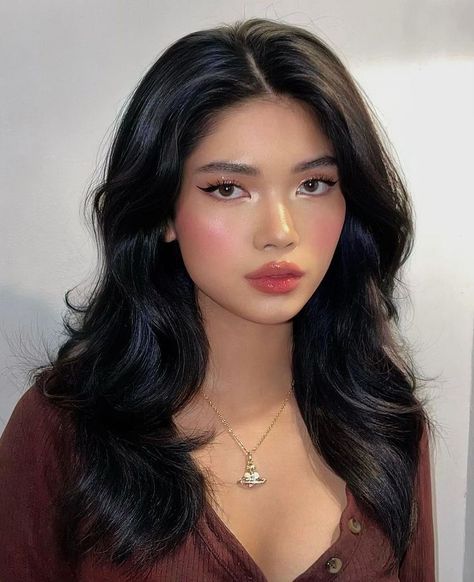 Make Up Asian Face, Strawberry Makeup Look Korean, Fresh Make Up, Youthful Makeup Look, Pink Dewy Makeup, Strawberry Makeup Aesthetic, Pink Summer Makeup, Berry Makeup Look, Sweet Makeup Look