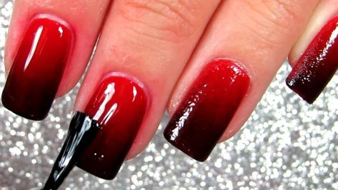 How To Do Red And Black Ombre Nails, Red And Black Nail Polish Ideas, Red And Black Ombre Nails Tutorial, Easy Red And Black Nails, Black To Red Ombre Nails, Black And Red Ombre Nails, Black Gradient Nails, Ombre Nails At Home, Ombre Nail Diy