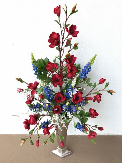 July 4th floral arrangement, patriotic, red, white and blue designed by Arcadia Floral and Home Decor. Poppy Flower Arrangement Floral Design, Red White And Blue Arrangements, Red White And Blue Floral Arrangements, Patriotic Floral Arrangements, 4th Of July Flowers, Diy Silk Flower Arrangements, Patriotic Flower Arrangements, Flower Decor Ideas, Flowers Arrangements Ideas