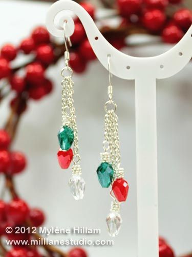 Diy Christmas Earrings, Christmas Jewelry Diy, All About Christmas, Christmas Jewellery, Winter Earrings, Holiday Glam, Beading Patterns Free, Christmas Patterns, Twelve Days Of Christmas