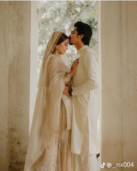 Nikah Pics, Muslim Wedding Photos, Bride Groom Photoshoot, Pakistani Wedding Photography, Muslim Wedding Photography, Indian Wedding Poses, Bride Photos Poses, Groom Photoshoot, Engagement Photography Poses