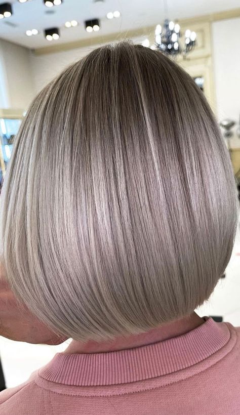 Hair Color Platinum Silver, Grey Hair Pale Skin, Ash Grey Hair Color Silver, Winter Blond Hair, Hair Colours For Winter, Light Ashy Blonde Hair, Grayish Blonde Hair, Winter Hair Dye Ideas, Winter Hair Colour For Blondes