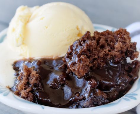 Chocolate Cobbler has a warm, fudgy pudding covered with a moist chocolate cake. It's like a chocolate lava cake, but (lots) easier!! Chocolate Cobbler, Thanksgiving Pie, Chocolate Making, Bake Goods, Decadent Chocolate Cake, Chocolate Lava, Chocolate Lava Cake, Spring Desserts, Cobbler Recipes