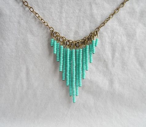 Green Seed Bead Pendant Necklace Turquoise Bead Necklaces, Necklace Turquoise, Beaded Pendant Necklace, Homemade Jewelry, Necklace Beaded, A Necklace, Diy Schmuck, Bijoux Diy, Seed Bead Jewelry