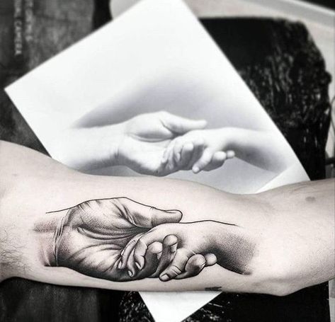 Mother And Son Hands Tattoo, Holding Hands Tattoo Design, Baby Hand Tattoo, Holding Hands Tattoo, Mom Son Tattoo, Tattoo Main, Father Son Tattoo, David Tattoo, Mom Dad Tattoo Designs