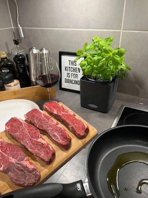 Aesthetic Food Photos At Home, Home Cooked Meals Aesthetic, Cooking At Home Aesthetic, Liam Zander, Sophie Mitchell, Stories Wallpaper, Aesthetic Instagram Stories, Lauren Asher, Making Dinner