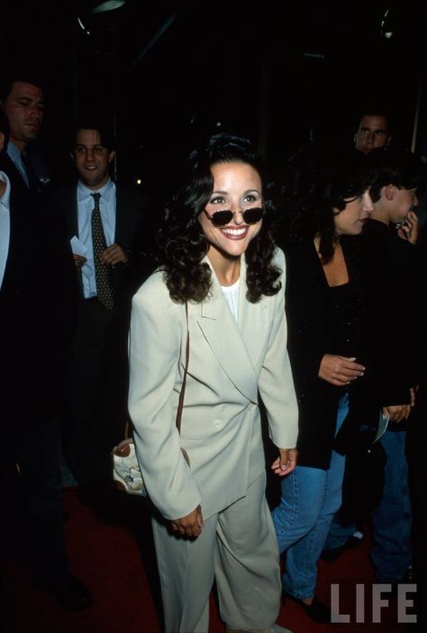 90s Inspired Outfits, Julia Louis Dreyfus, Midsize Outfits, Heart Clothes, City Outfits, Seinfeld, 90s Fashion, Role Models, Business Women