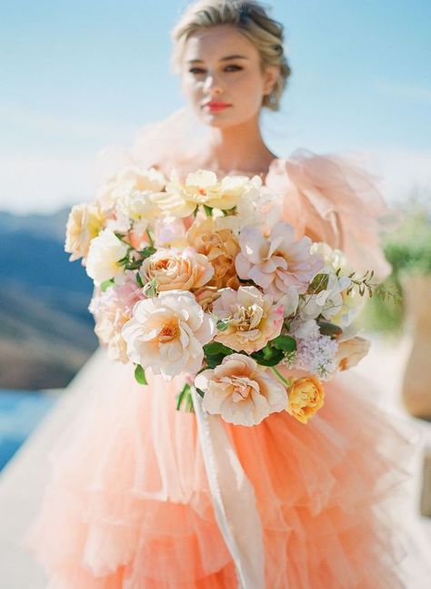 Coral Dress Wedding, Malibu Rocky Oaks Wedding, London Editorial, Tulle Gowns, Malibu Rocky Oaks, Provence Wedding, Tulle Wedding Gown, Elegant Bouquet, Wedding Dresses With Flowers