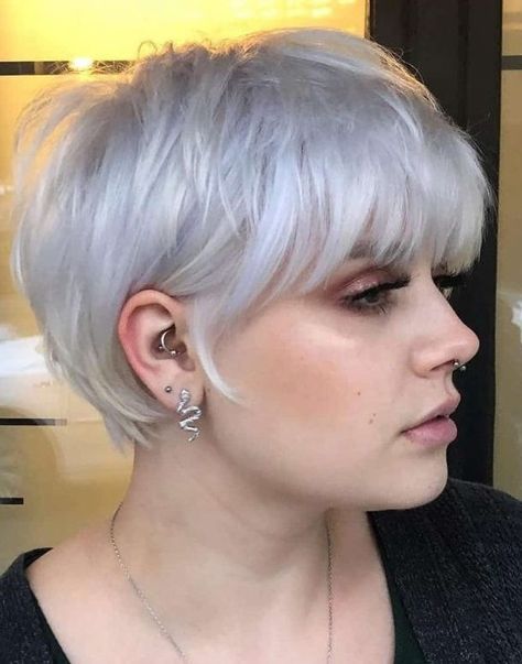 Pixie With Straight Across Bangs, Growing Out Pixie With Bangs, Super Short Bob Hairstyles With Bangs, Pixie With Fringe Bangs, Long Pixie Hairstyles With Bangs, Pixie Shag With Bangs, Pixie Cut Thinning Hair, Pixie With Micro Bangs, Short Hairstyle Women Bang