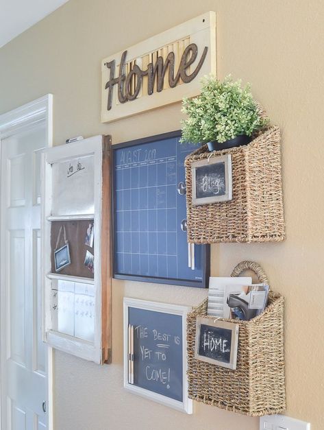 Farmhouse style family command center. Farmhouse style wall organization. Home Command Center, Nordic Winter, Family Command Center, Hemma Diy, Diy Casa, Command Center, Easy Home Decor, Decor Minimalist, Cheap Home Decor