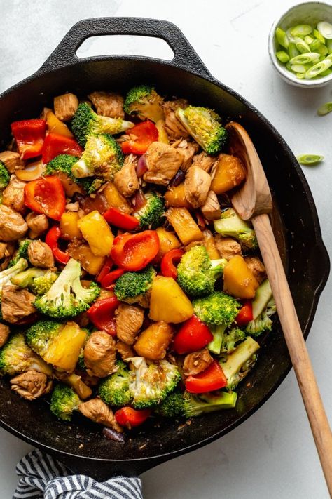 Wonderful pineapple broccoli chicken stir fry with a flavorful sweet and sour sauce. This easy pineapple chicken stir fry recipe takes just 30 minutes to make for the best, veggie & protein-packed weeknight dinner! Serve with rice or quinoa for an amazing meal. #stirfry #chicken #healthydinner #glutenfree #mealprep Pineapple Chicken Thighs, Pineapple Chicken Tacos, Chicken Lunch Ideas, Easy Pineapple Chicken, Pineapple Chicken Stir Fry, Pineapple Chicken And Rice, Veggie Protein, Chicken Broccoli Stir Fry, Pineapple Chicken Recipes