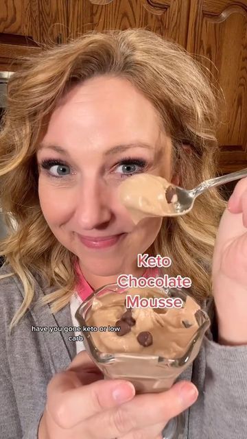 Keto Pudding, Keto Chocolate Mousse, Diet Desserts Recipes, Postre Keto, Sugar Free Chocolate Chips, Diet Desserts, Keto Dessert Easy, Low Carb Sweets, Keto Diet Food List