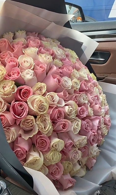 Roses Bouquet Gift, Luxury Flower Bouquets, Flowers Pretty, Boquette Flowers, Flower Gift Ideas, Flowers Bouquet Gift, Nothing But Flowers, Flowers Beautiful, Flower Therapy