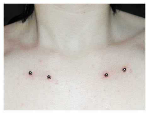 Collarbone Piercing, Collar Bone Piercing, Chest Piercing, Body Modification Piercings, Piercing Art, Surface Piercing, Face Piercings, Cool Piercings, Dermal Piercing