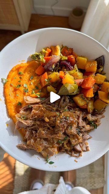 Cailee Fischer on Instagram: "apple cider pulled pork bowls with mashed sweet potatoes & maple veggies 🥕🍁🍎✨

everything you’ll need for this recipe is listed below and full instructions are on my website (they are too long to type in the description lol) 

comment ‘RECIPE’ to get the link to this recipe sent straight to your DMs!! 🫶🏻 

what you’ll need: 

 FOR THE PORK: 
2 1/2 - 3 lbs pork butt (shoulder)
2 cups apple cider
1 cup chicken broth
1 medium onion, diced
4 cloves garlic, minced
1/4 cup apple cider vinegar
1 tbsp Dijon mustard 
2 tbsp brown sugar 
2 tsp smoked paprika
2 tsp garlic powder
1 tsp onion powder
1/2 tsp ground cinnamon
1/4 tsp ground nutmeg
Salt and pepper to taste
1-2 sprigs fresh thyme

FOR THE MASHED SWEET POTATOES:
3lbs sweet potato
4 tbsp butter
1/3 cup heavy Recipes With Mashed Sweet Potatoes, Pulled Pork Sweet Potato Bowl, Apple Cider Pulled Pork Bowls, Pork Chop Apple Sweet Potato Recipes, Pork Roast With Sweet Potatoes And Apples, Pork Tenderloin With Apples And Sweet Potatoes, Apple Cider Pork Loin Roast, Apple Cider Pulled Pork, Pork Roast With Apples