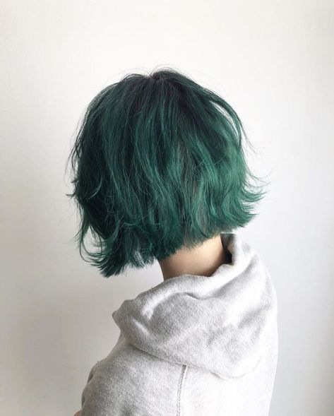 Short Green Hair, Dark Green Hair, Hair Color Streaks, Ombre Hair Color, Dye My Hair, Hair Dye Colors, Hair Inspo Color, Grunge Hair, Green Hair