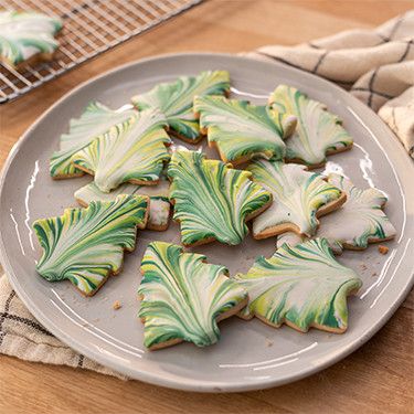 Cookie Christmas Tree, Fantasy Fudge Recipe, Christmas Cookie Box, Pillsbury Recipes, Cookie Christmas, Tree Cookies, Christmas Tree Cookies, Star Cookies, Xmas Cookies