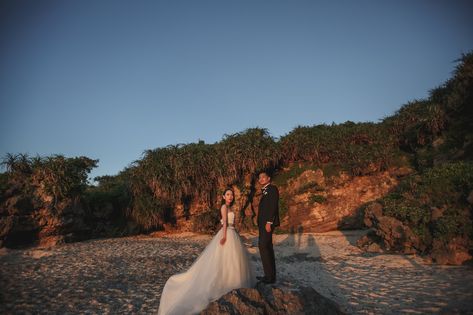 “OKINAWA🏖” Special Feature Today, we offer pre-wedding photo shoots that can be taken in Okinawa. Even at the same beach, the atmosphere changes dramatically between daytime and evening. If you prefer dramatic shots, we also recommend evening shoots. Please inquire about the fees. Let's capture some special moments. Please inquire about the fees. Let's capture some special moments. You can also view images of the wedding ceremony here(@motif_resort_okinawa). >>>Reservation and contact Ple... Japan Wedding, Pre Wedding Photos, View Image, Okinawa, Special Moments, Wedding Photoshoot, Wedding Photo, Pre Wedding, Special Features