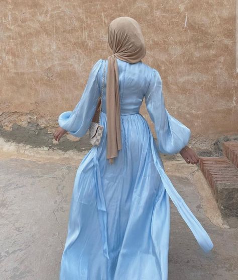 Turkish Scarf Hijab Styles, Hijab Streetwear Outfit, Hijab Style Outfits, Henna Eid, Eid Gift Ideas, Hijab Gift, Hijab Streetwear, Eid Abaya, Blue Dress Outfits