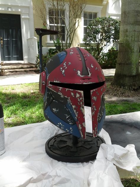 Mandalorian Stalker helmet - chiptastic. Color pattern Mandalorian Helmets, Mandalorian Helmet Art, Custom Mandalorian Helmet, Mandalorian Armorer Helmet, Din Djarin Helmet Off, Mandalorian Stalker Helmet, Mandalorian Costume, Mandalorian Helmet, Star Wars Helmet