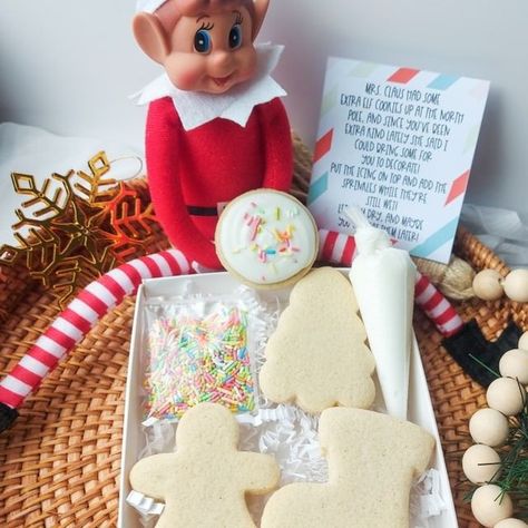 Cookies Elf On The Shelf, Elf On The Shelf Mini Cookies, Elf On A Shelf Cookies Decorated, Elf On The Shelf Bake Cookies, Elf On The Shelf Cookies Ideas, Elf Baking Cookies, Elf On The Shelf Bakery, Elf On The Shelf Treat Ideas, Elf Cookies On The Shelf