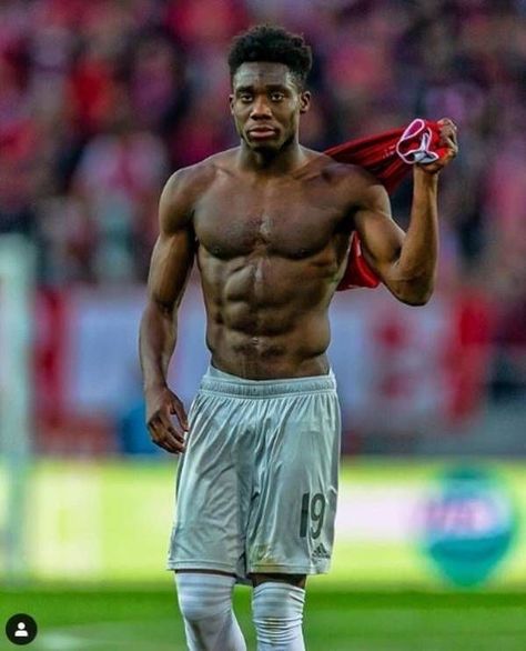 Alphonso Davies, Germany Football, Neymar Football, Football Players Images, Gym Guys, Manchester United Football Club, Fc Bayern Munich, Manchester United Football, Soccer Guys