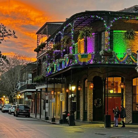 New Orleans Suburbs, Jazz Club Exterior, New Orleans Jazz Aesthetic, New Orleans Jazz Club, Club Exterior, Jazz Aesthetic, New Orleans Architecture, Downtown New Orleans, New Orleans City