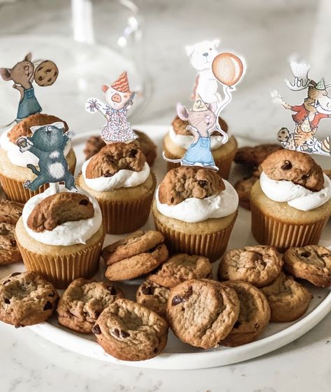 Book Themed Birthday Party, Cookie Birthday, Cookie Birthday Party, Mouse A Cookie, Cookies Theme, Baby Shower Theme Decorations, October Birthday, Cookie Party, Milk N Cookies