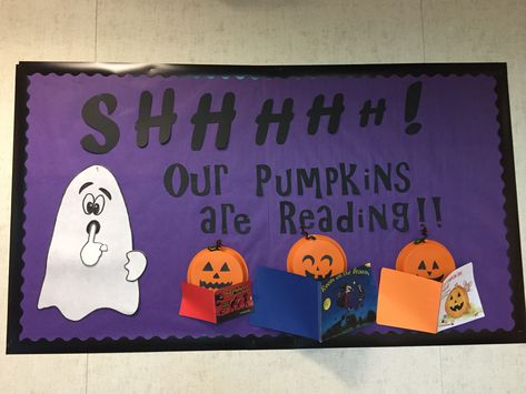 Reading Halloween Bulletin Boards, Fall Themed Library Bulletin Boards, Easy Library Bulletin Board Ideas, Halloween Bulletin Boards For Library, October Library Bulletin Boards, September Library Bulletin Board Ideas, Halloween Bookfair, October Library Displays, September Library Displays