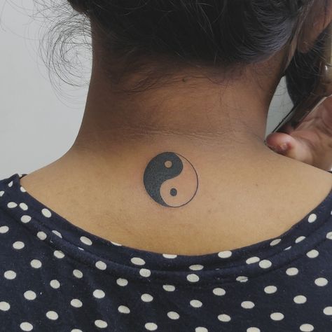 Balancing life’s contrasts with timeless elegance ✨🖤 Our client’s yin yang tattoo is a stunning symbol of harmony, representing the delicate balance of opposites. . . . . . . . . . . . . . . . . . . . . . #yinyang #yinyangtattoo #yinyangart #tattooideas #tattoodesigner #tattoodesign #tattooed #femaletattooartist #tattooartist #mumbaitattoo #smalltattooideas #smalltattoo #simpletattoo #simpletattoos #creativetoeink Yin Yang Tattoo, Balancing Life, Yang Tattoo, Yin Yang Art, Yin Yang Tattoos, Female Tattoo Artists, Simple Tattoos, Yin Yang, Small Tattoos