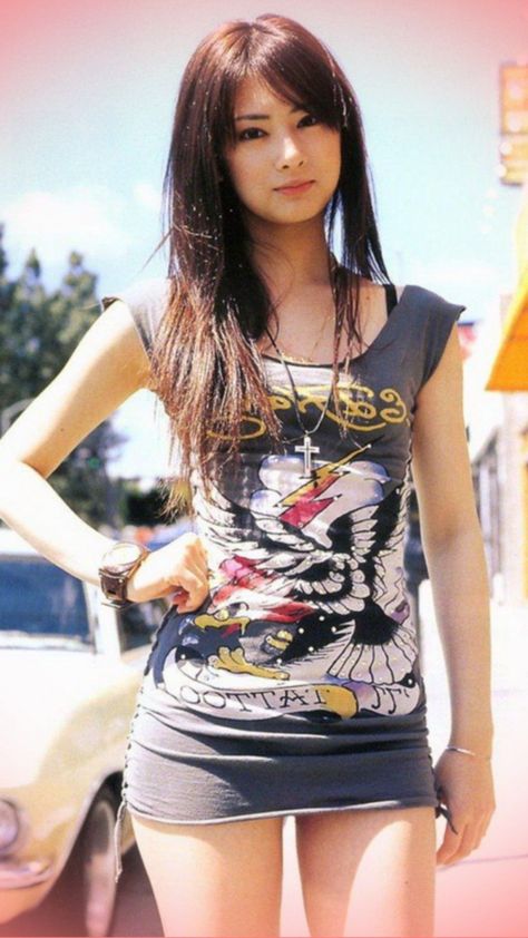 20 Yo Outfit, 90s Japan Fashion, Asian Y2k, Fits Y2k, Mini Skirt Fits, Keiko Kitagawa, Wallpaper Best, Fit Board, 2000s Japanese Fashion