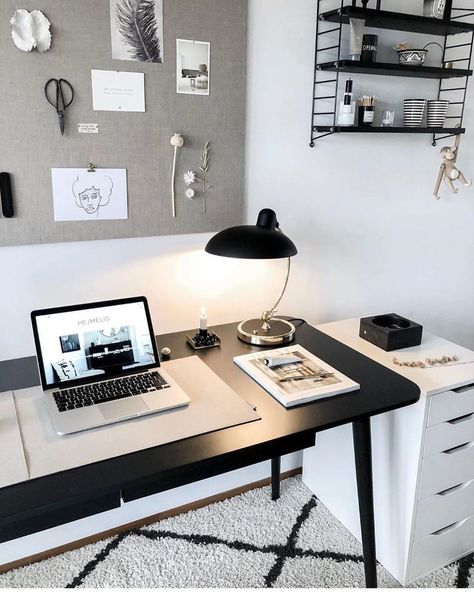 Girl Home Office, Apartment Desk, Japan Room, Beige Desks, Black Home Office, Home Office Inspiration, Small Room Decor, Study Room Decor, Black Desk