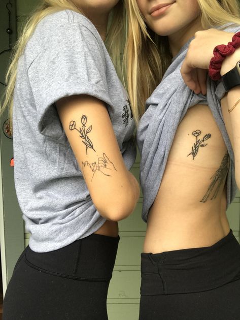 Best Friend Birth Flower Tattoo, Rose And Poppy Tattoo Together, Rose And Poppy Flower Tattoo, Flower Best Friend Tattoos, Best Friend Tattoos Flower, Rose And Poppy Tattoo, Poppy And Rose Tattoo, Matching Best Friend Tattoos, Poppies Tattoo