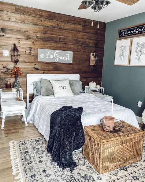 Ideas for Shiplap Accent Walls in Bedroom You’ll Want to Try Accent Walls In Bedroom, Walls In Bedroom, Shiplap Accent Walls, Shiplap Bedroom, Living Room Ideas With Fireplace, Fireplace Living Room, Western Bedroom Decor, Holiday Bedroom, White Shiplap Wall