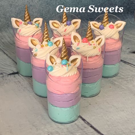 Mousse Dessert Cups, Mini Chocolate Mousse, Chocolate Mousse Desserts, Mousse Cups, Mousse Dessert, Rainbow Party, Dessert Cups, Unicorn Rainbow, Unicorn Birthday Parties